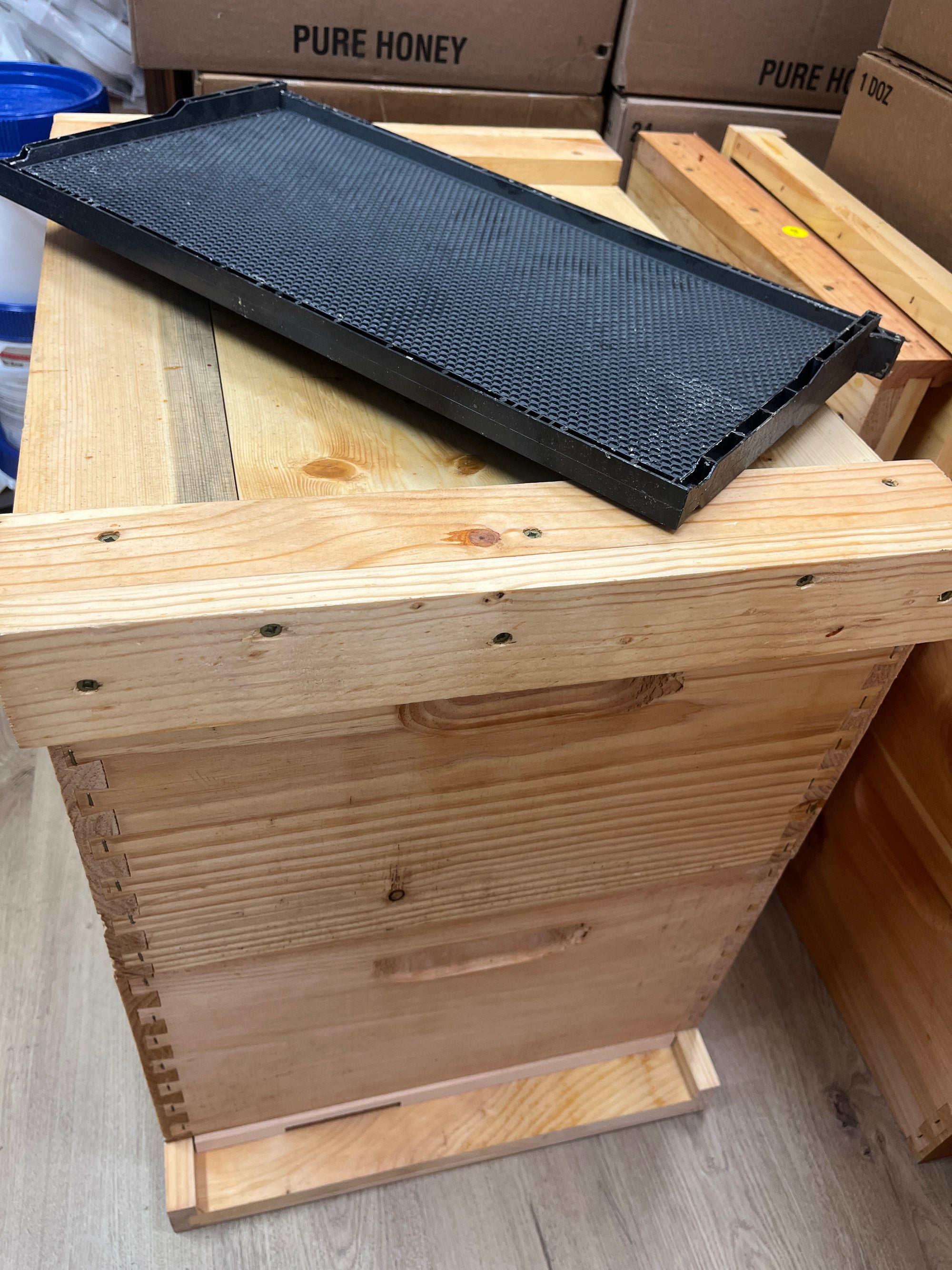 8 Frame Starter Hive Kit (no bees included)